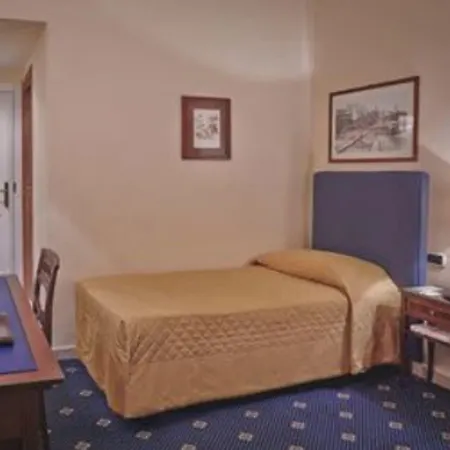Napoleon 4* רומא
