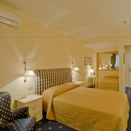 Hotel Napoleon 4*