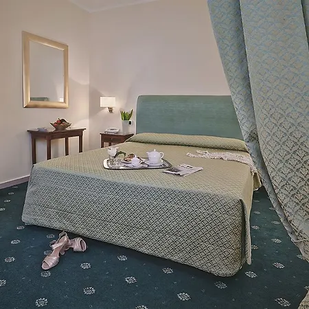 Napoleon 4* Rome